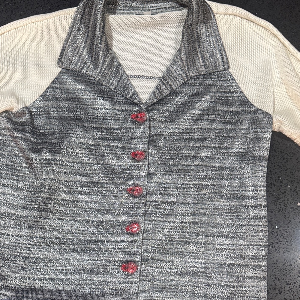 Elegant Gray and Cream Cardigan with Red Accents